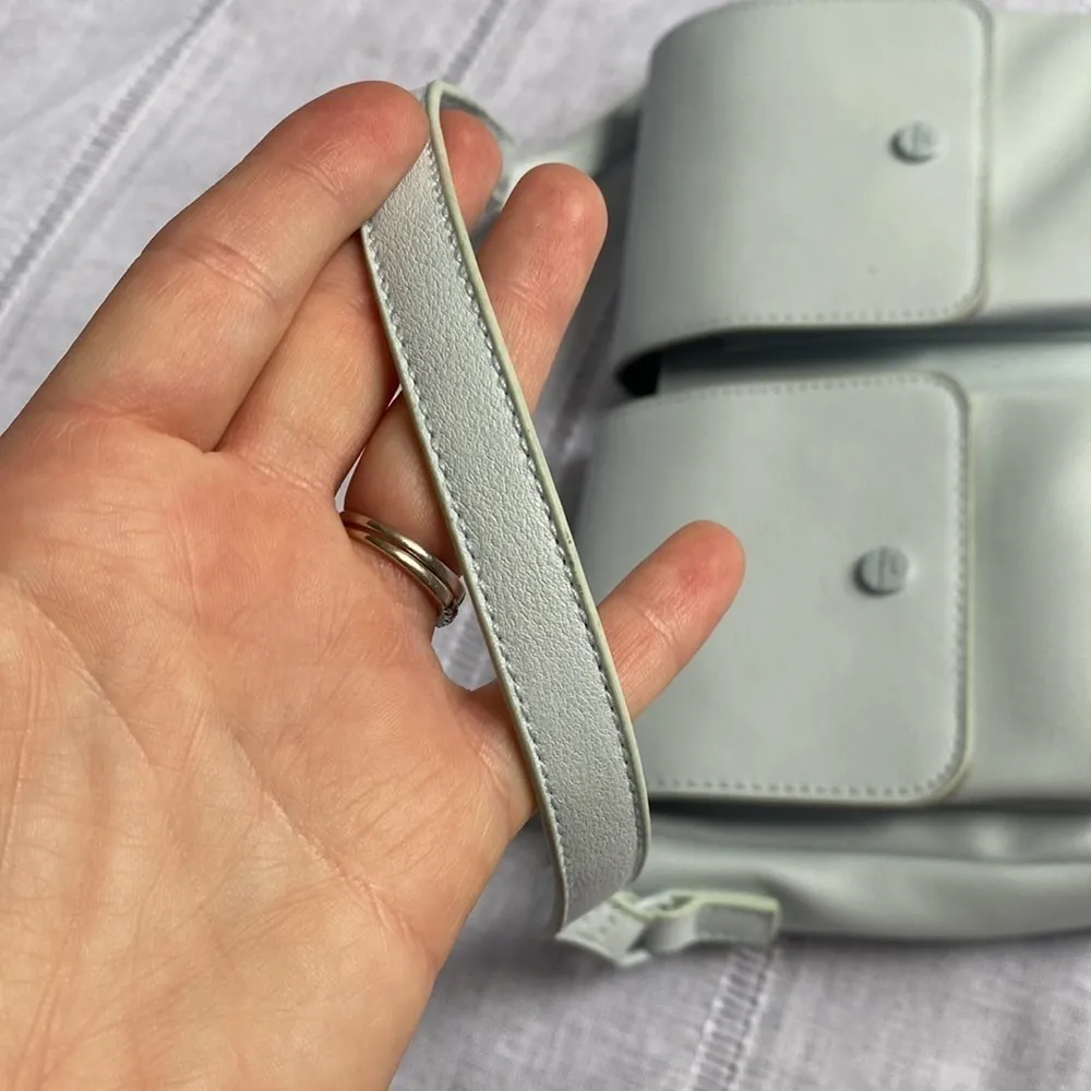 Steve Madden NWT shoulder bag in pale blue. - Image 7