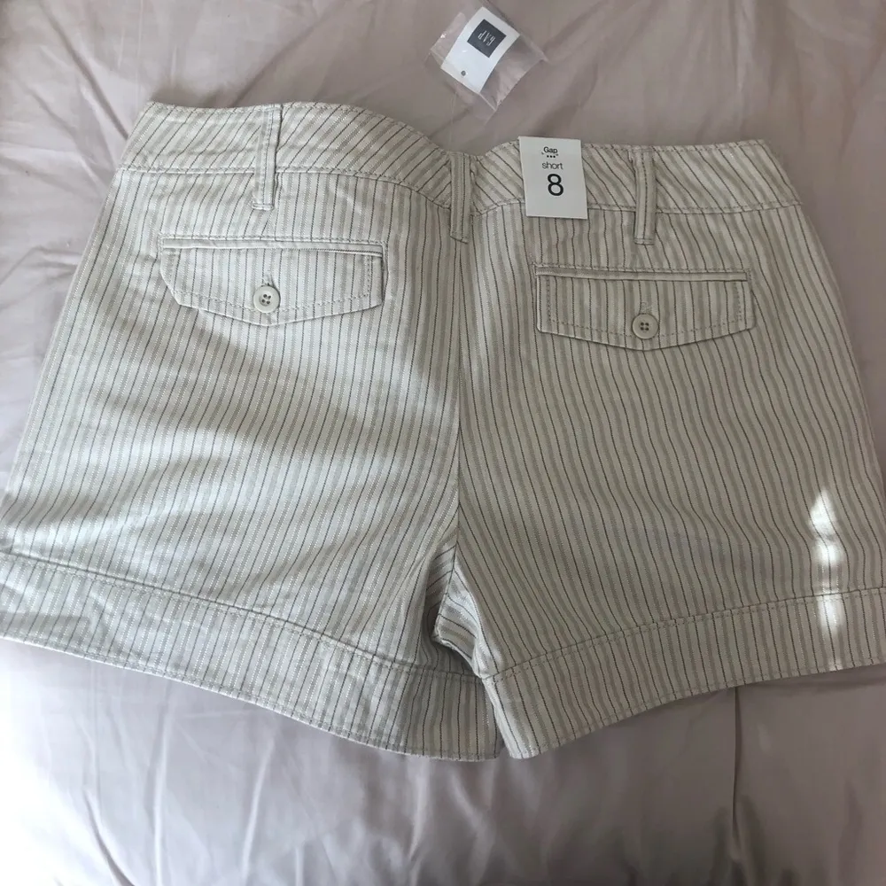 NWT Gap Factory Striped Shorts Silver Size 8 - Image 4
