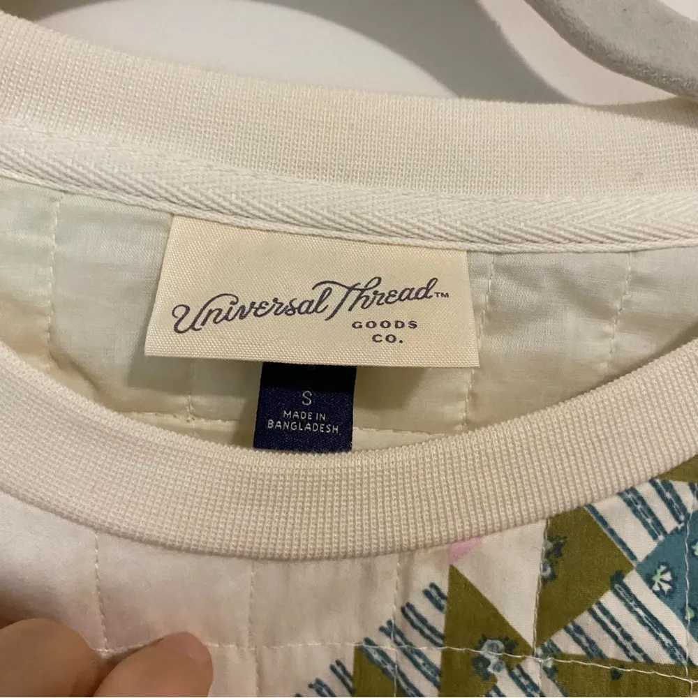 Universal Thread Quilted Pullover Crewneck size Small - Image 4