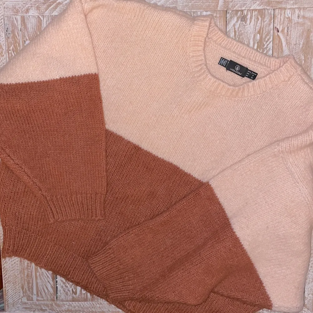 Volcom 🍑 Dolhearted Crewneck Sweater🍑~small - Image 8