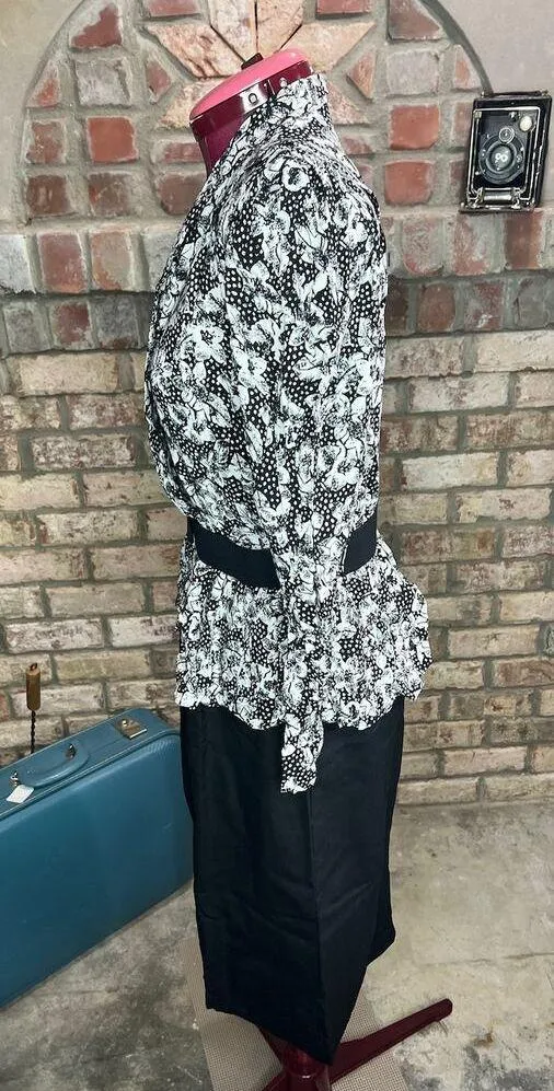 dress V neck peplum floral belt black white shoulder pads Surplice top Size M - Image 9