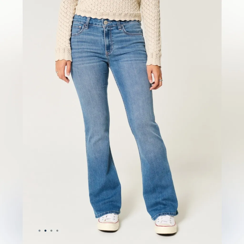 NWOT Hollister 4Long Mid-Rise Medium Wash Bootcut Jeans - Image 3