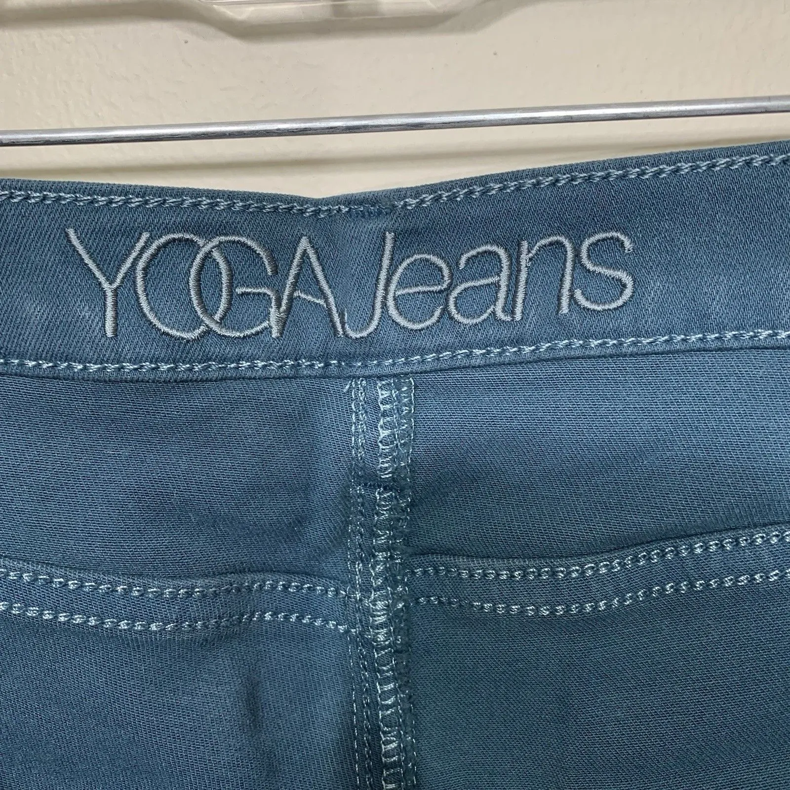 Second Yoga Jeans Green Size 34 Long Skinny Magasinons A La Canadienne - Image 2