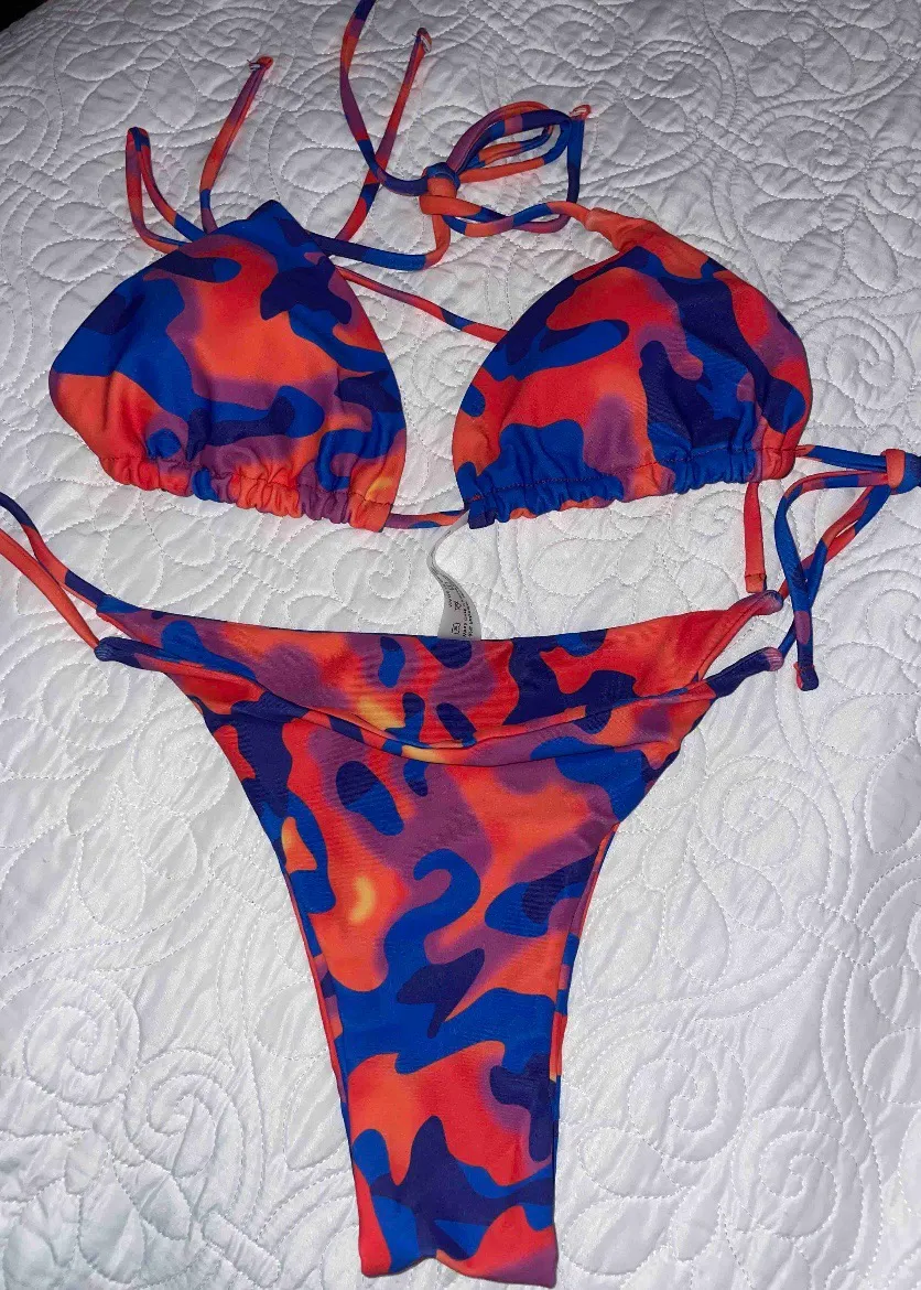 SheIn Neon Bikini - Image 4