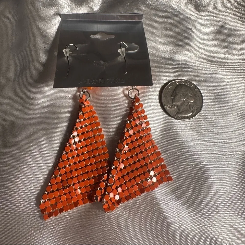 Fashion Jewelry Neon Orange Chainmail Dangle Hook Back Earrings New - Image 4