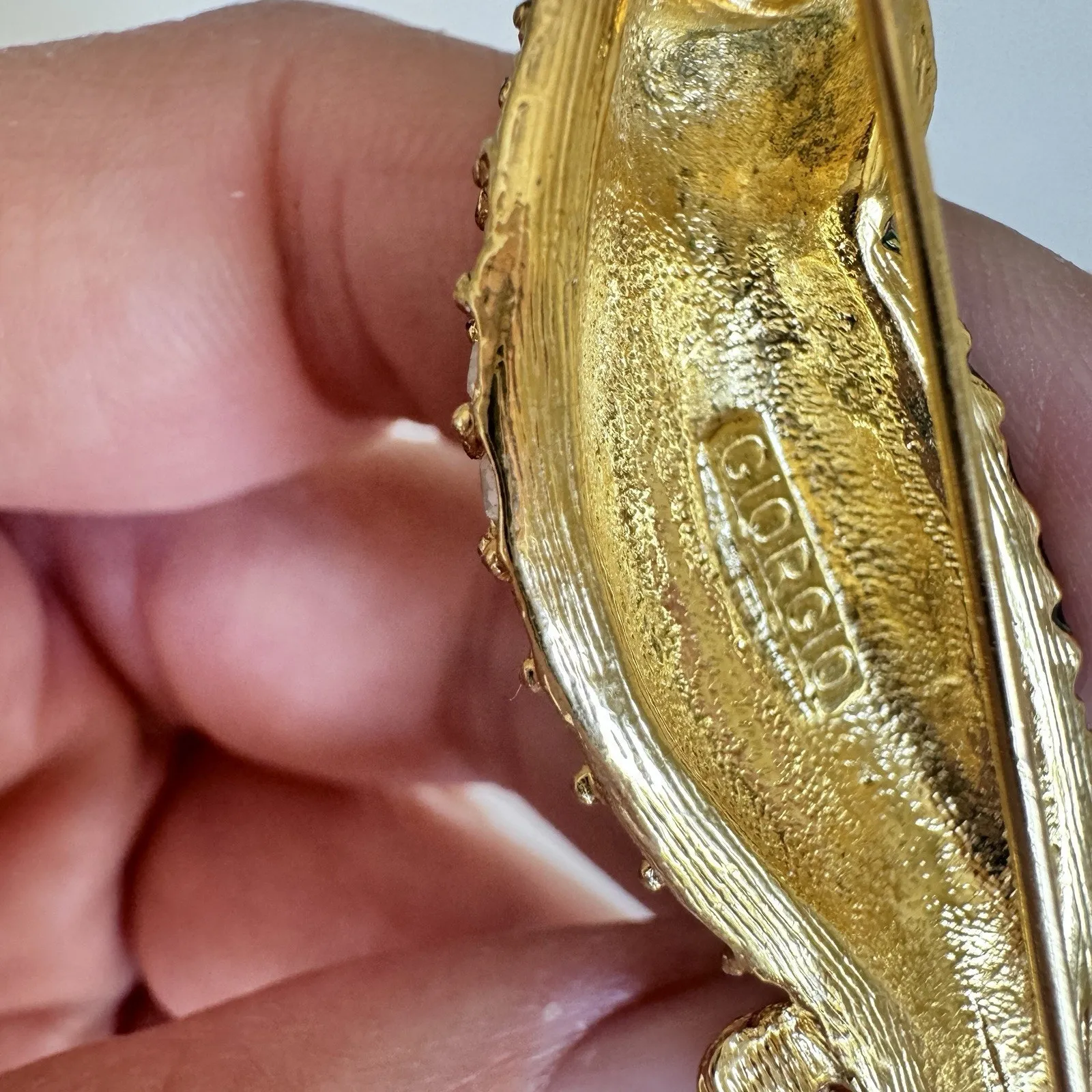 Giorgio Vintage Gold Tone Rhinestone Enamel Red Parrot Pin Brooch 2.75” - Image 6