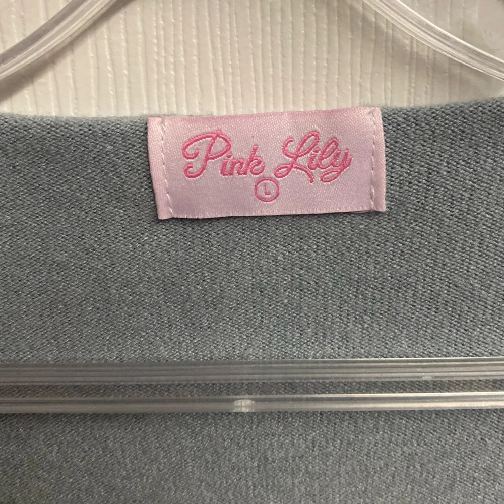 Boutique Viscose Blend V-Neck Lightweight Soft Sweater Size Large - Image 3