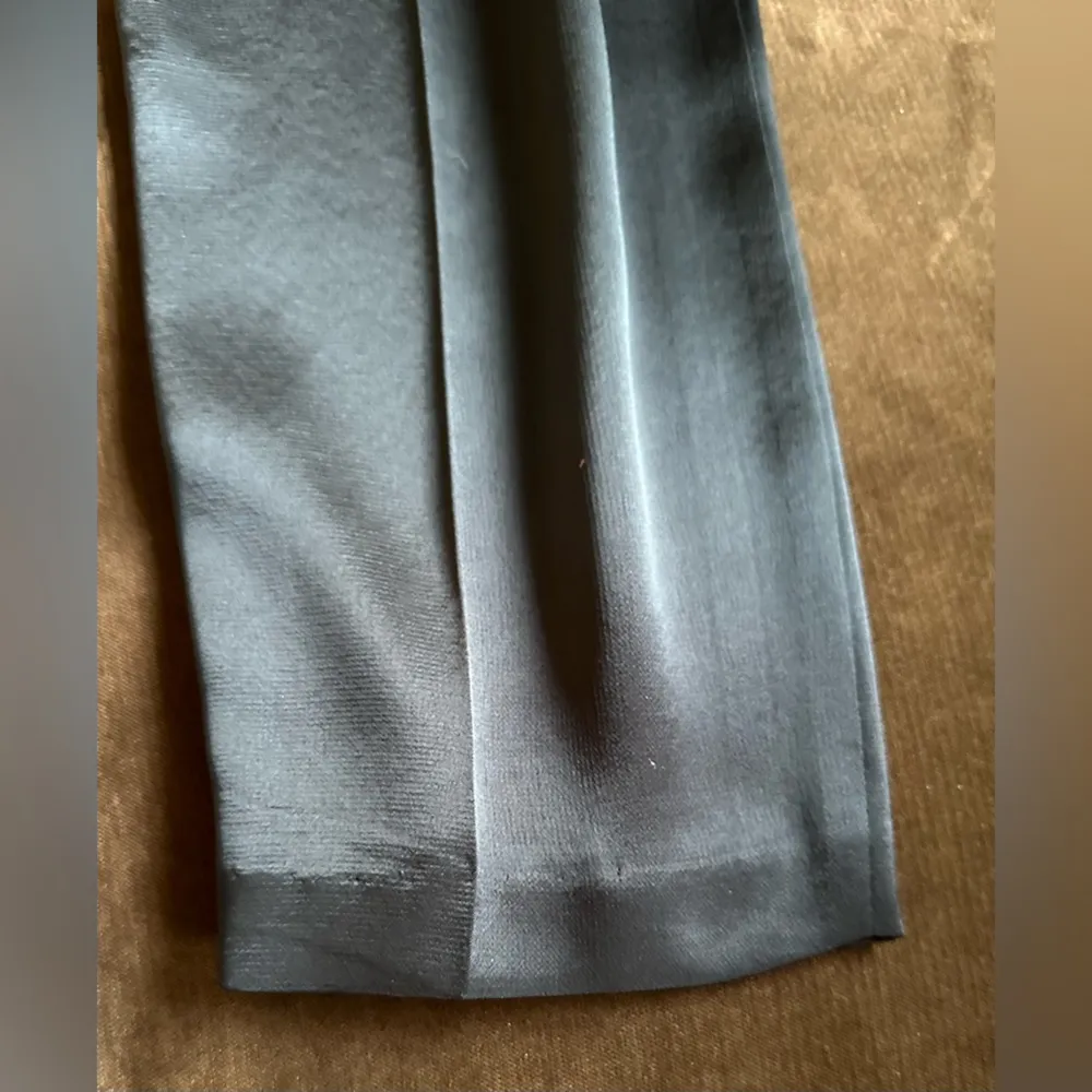 Black No Tag Satin Straight Leg Pleated In Front Elastic Waist Dress Pants Sz 8 - Image 5