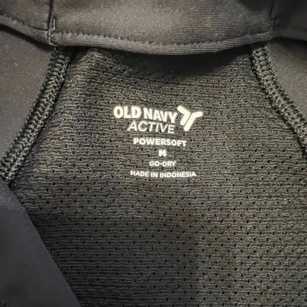 Old Navy Powersoft Activewear Jacket size M - Image 2
