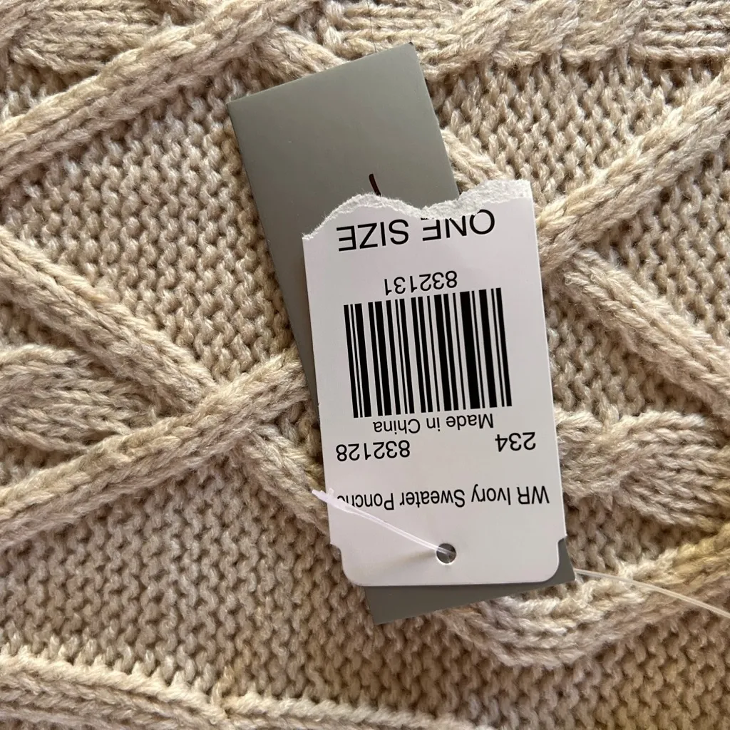 La Moda ivory cream knit cable knit cowl neck poncho Size undefined - Image 6