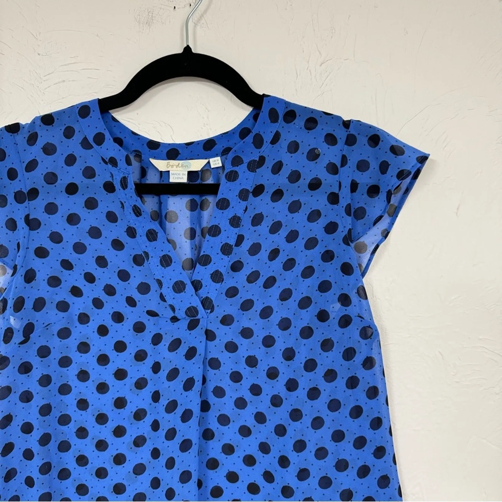 Boden Blue Black Polka Dot Blouse Womens 4 Flutter Sleeve Classic Preppy Shirt - Image 2