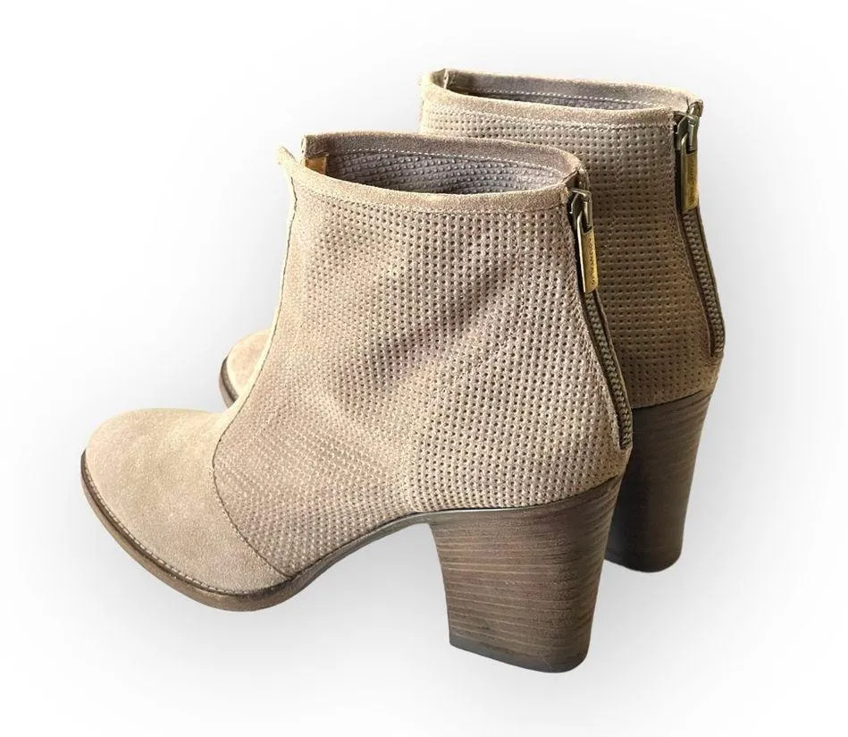 Aquatalia  Faris Perforated Suede Block Heel Booties Boots  Taupe Grey  10M - Image 5