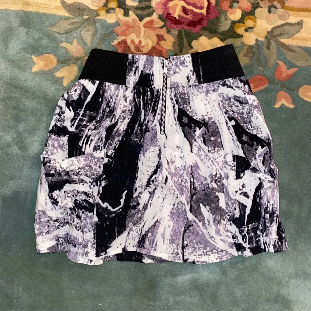 Lily White High waist zip POCKETS modern flowy Mini Skirt - Image 5