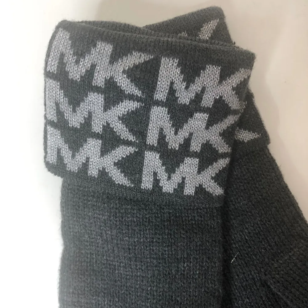 Michael Kors Charcoal Gray Silver Knit Gloves MK - Image 3