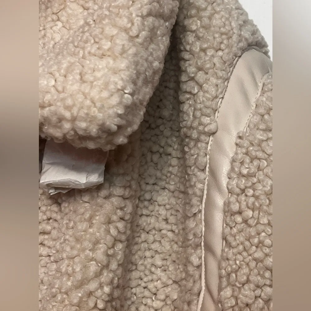 Banana Republic Sherpa Bomber Jacket NWT - Image 4