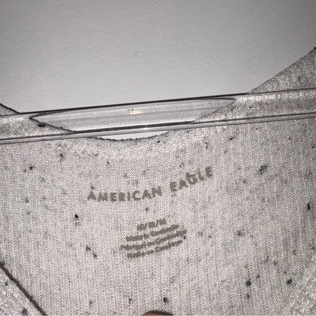 American Eagle Sweater Ribbed Speckled Long Sleeve V-Neck High Low‎ Hem white M - Image 3