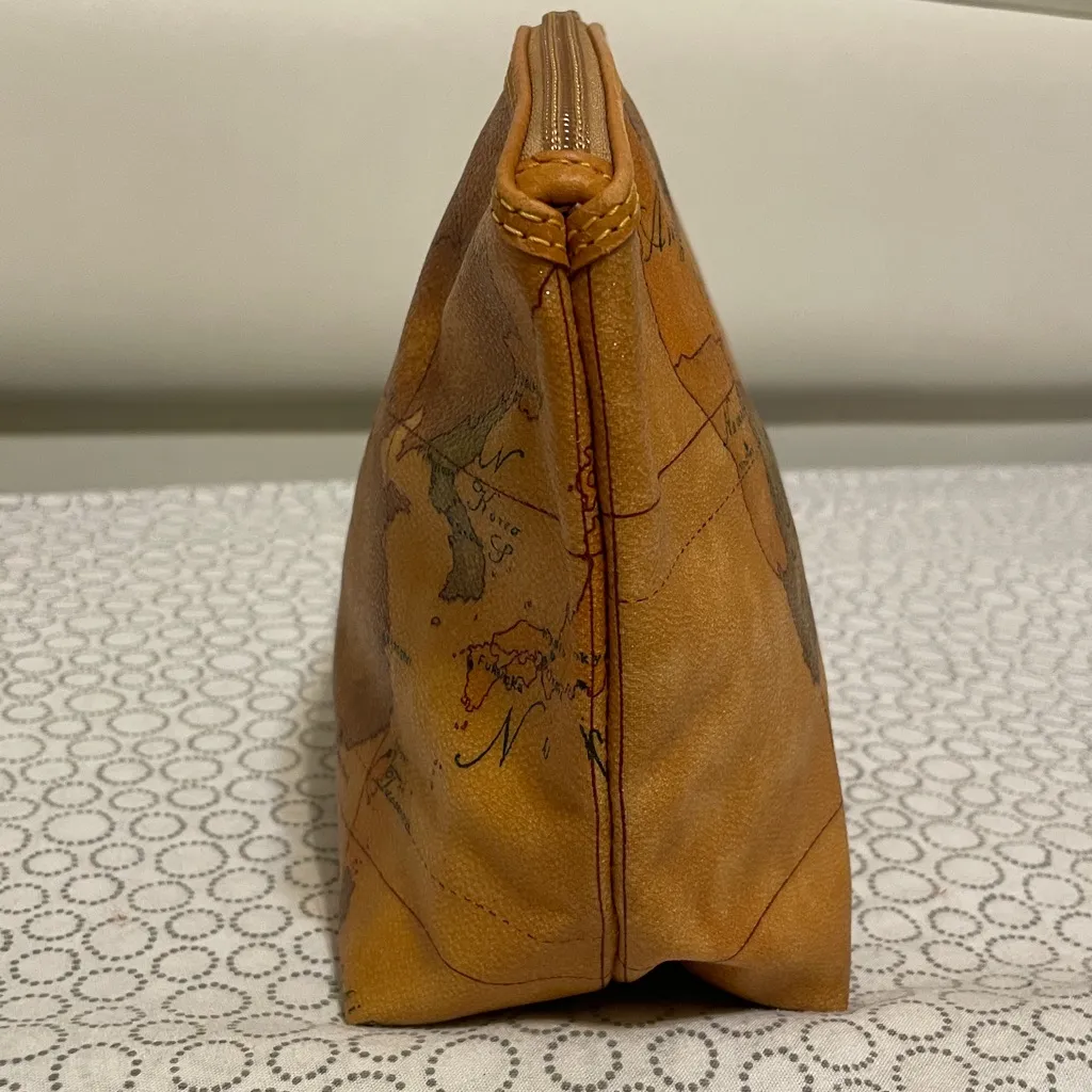 Alviero Martini Pouch/Cosmetic Bag Tan - Image 6