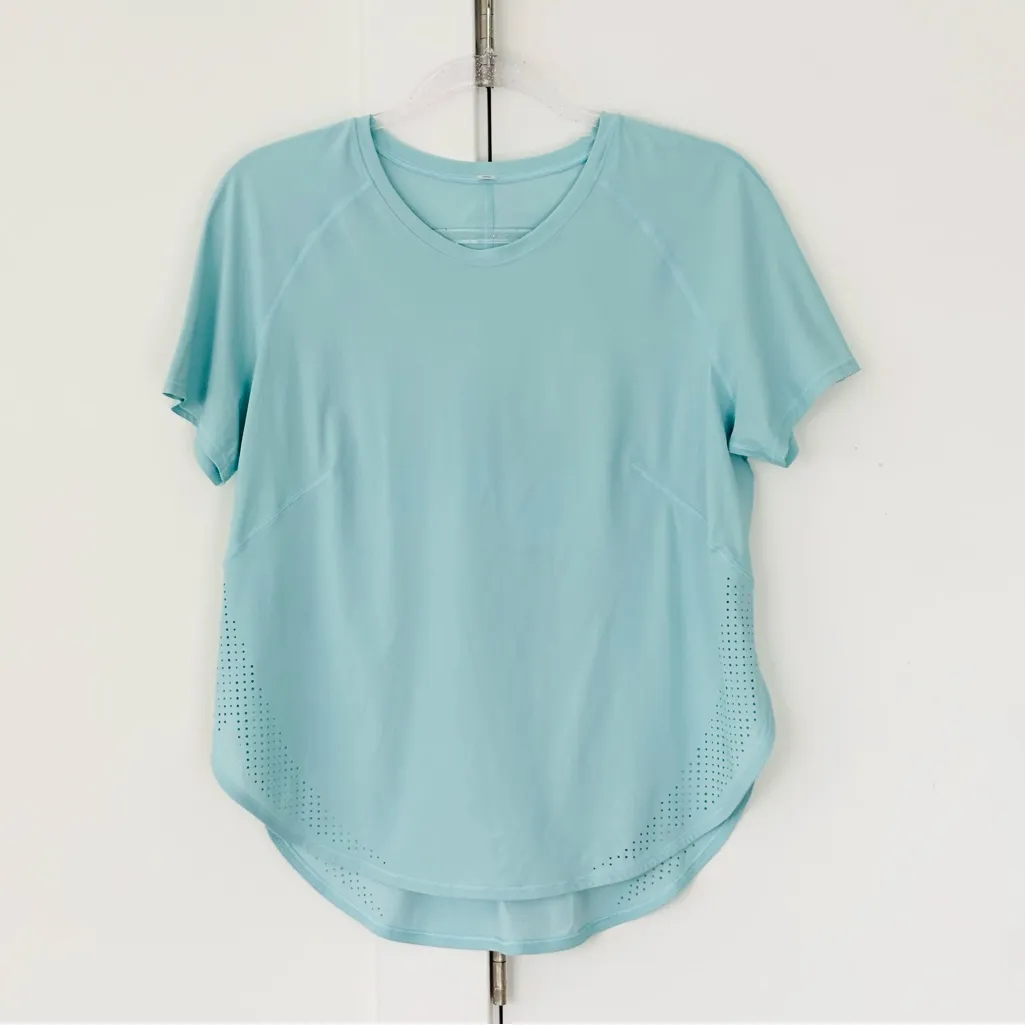 Lululemon UVP Run Short Sleeve Icing Blue size 8 - Image 5