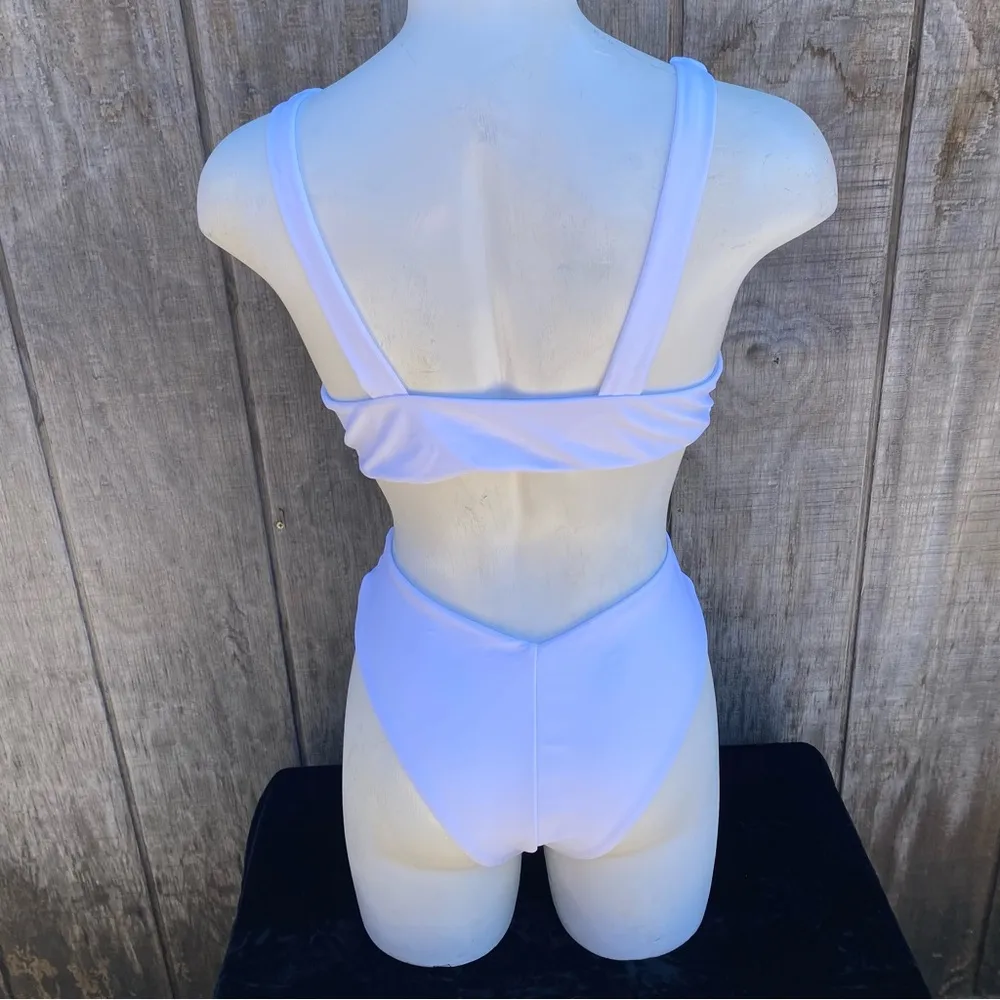 White Two Piece Padded Triangle Knot Front Top Bikini Set Size Medium - Image 2