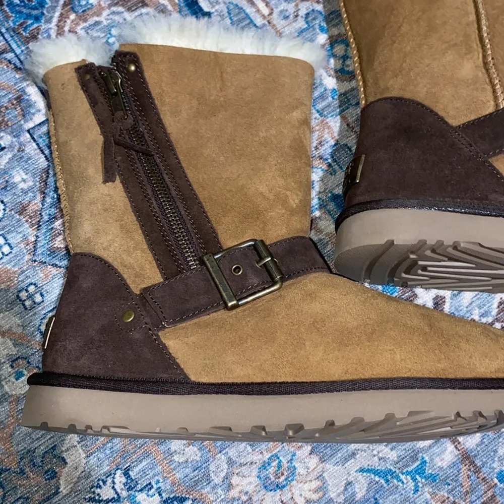 Women’s UGG Blaise Chesnut Sheepskin Boots - Image 3