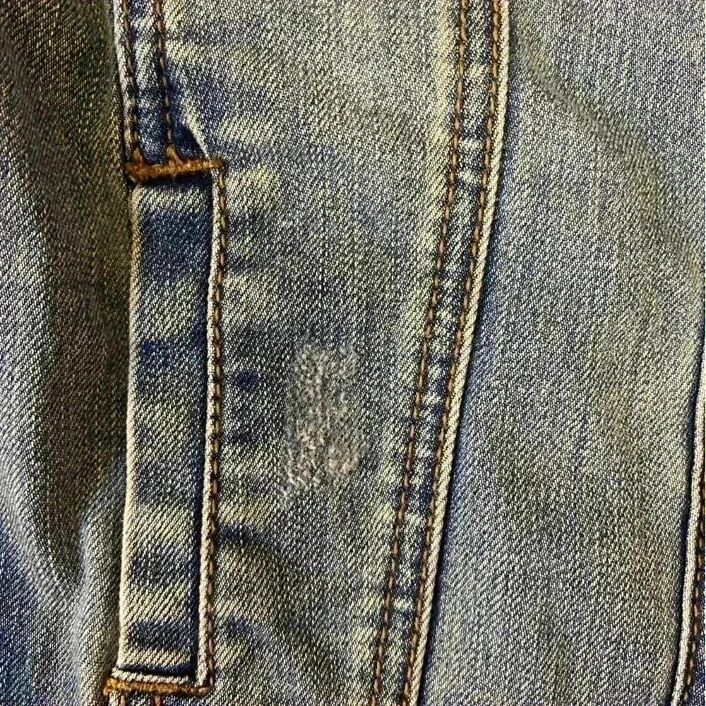 Forever 21 Cropped Denim Jean Jacket Studded Embroidered Aztec design Size Small - Image 9