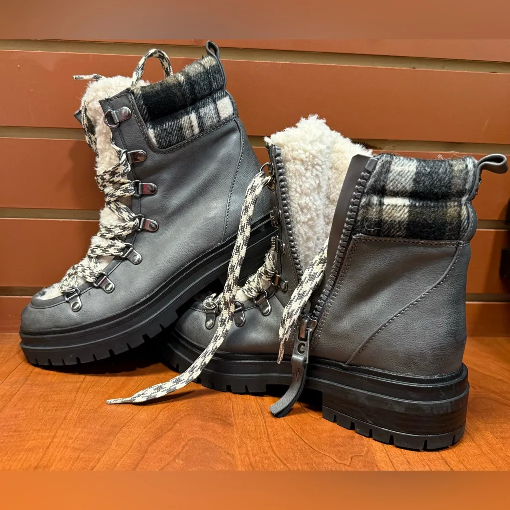 Circus by Sam Edelman Gray and Black Winter Boots - Image 3
