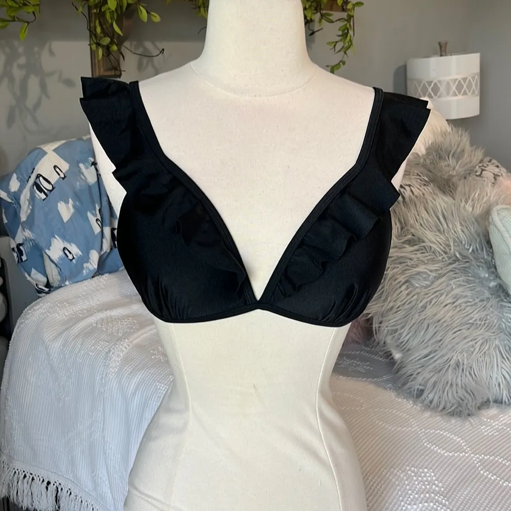 Black Ruffled Bikini Swimsuit Top Womens Large - Image 8