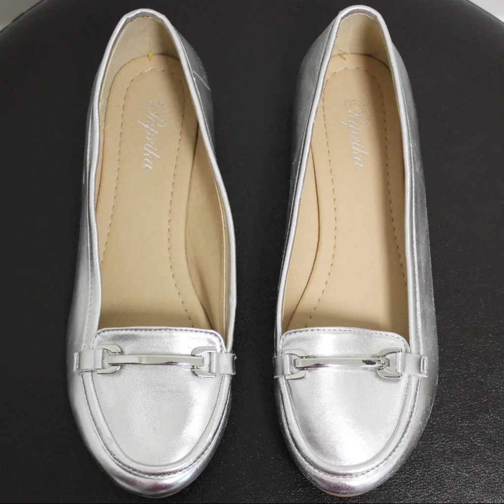 Paprika Shiny Metallic Silver Slip On Flats 8.5 - Image 3