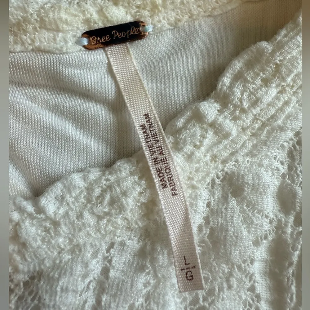 Free People Women’s Jasmine Tea Time Lace Longsleeve White Top Cropped Sze Large - Image 4
