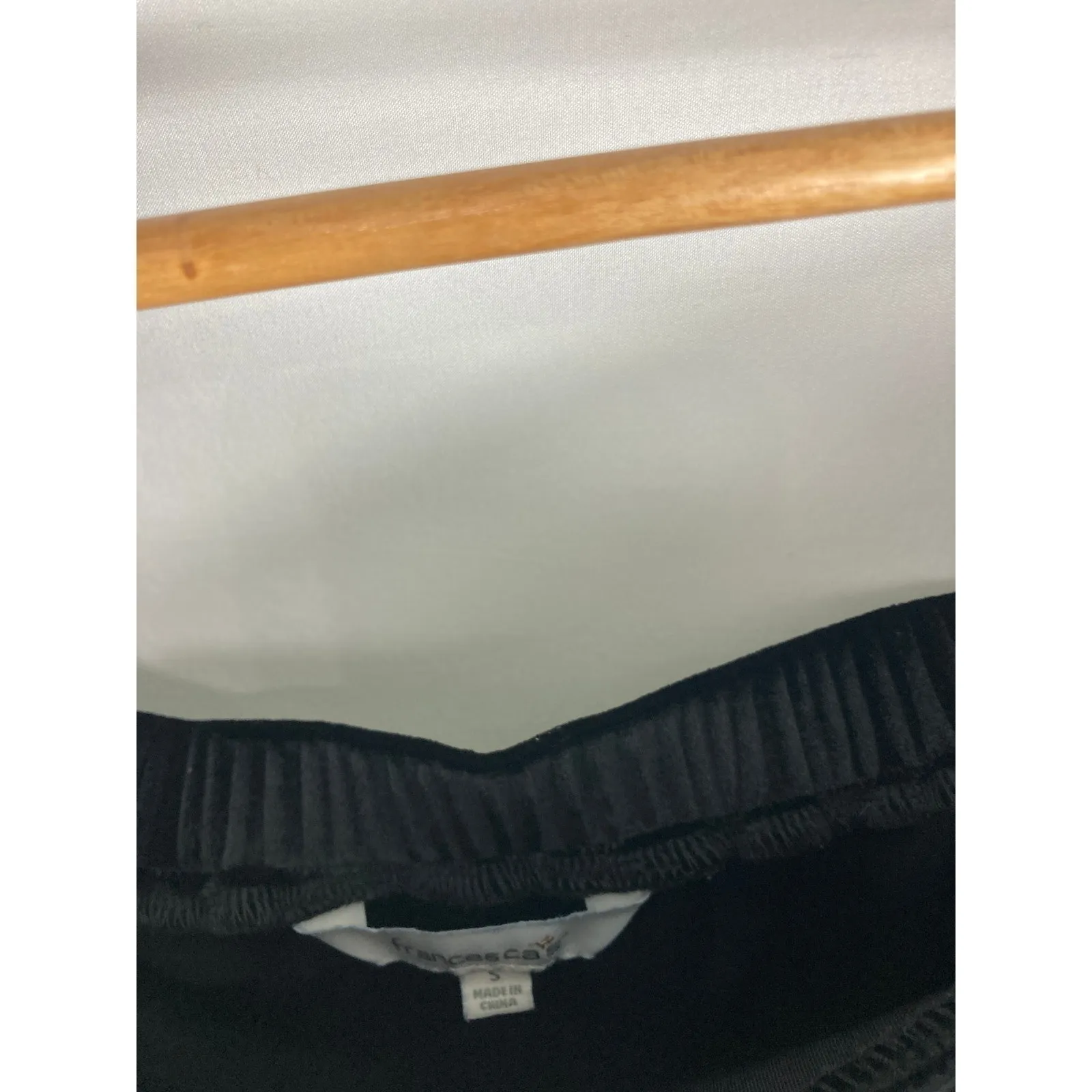 Francesca's Velvet Off Shoulder Blouse Black Size Small - Image 2