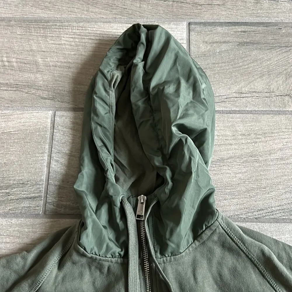 Armani exchange zip up hoodie - Image 4