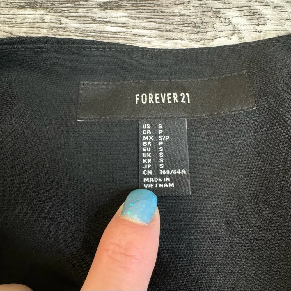 Forever 21 Women's V Neck Single Button Blazer Black S SM Small Lined No Collar - Image 9