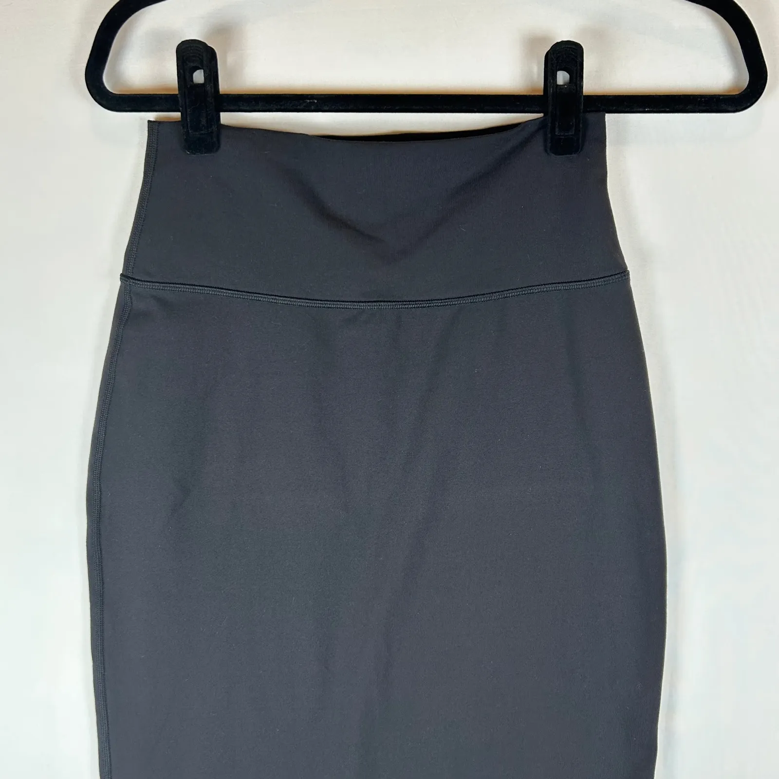 Lululemon Black Tube and From Skirt High‎ Waist Pencil Size 6 - Image 5