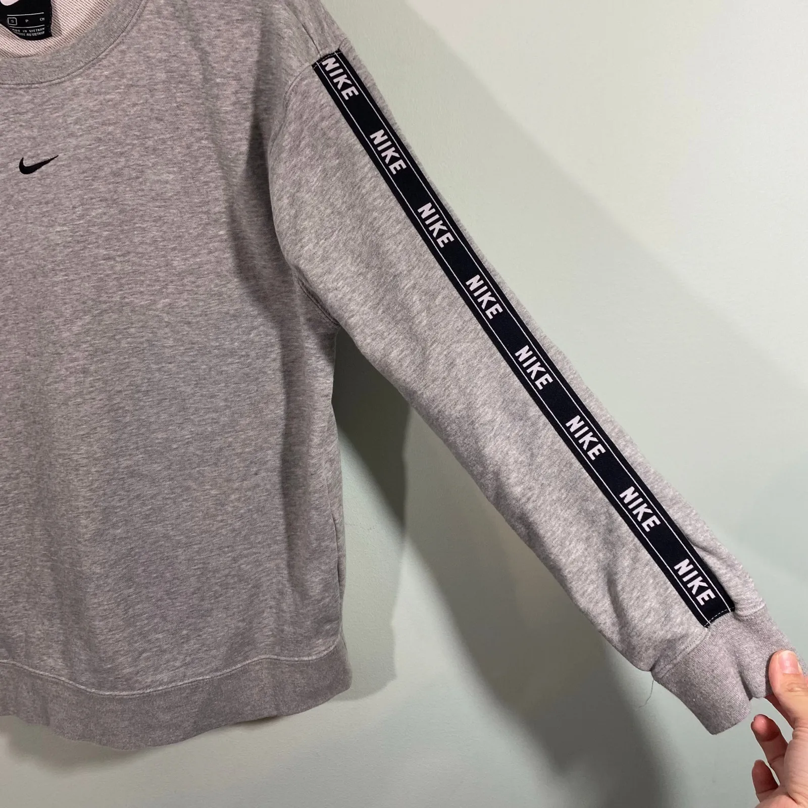 Nike Sportswear Women Grey Logo Tape Sleeve Pullover Sweatshirt Size S #CN6872 - Image 6