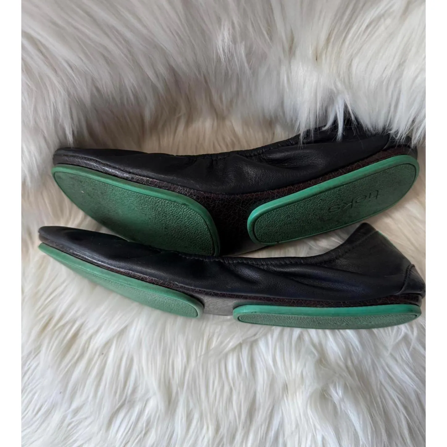 Tieks  Black Leather Ballet Flats with Green Soles, Size 9 - Image 6