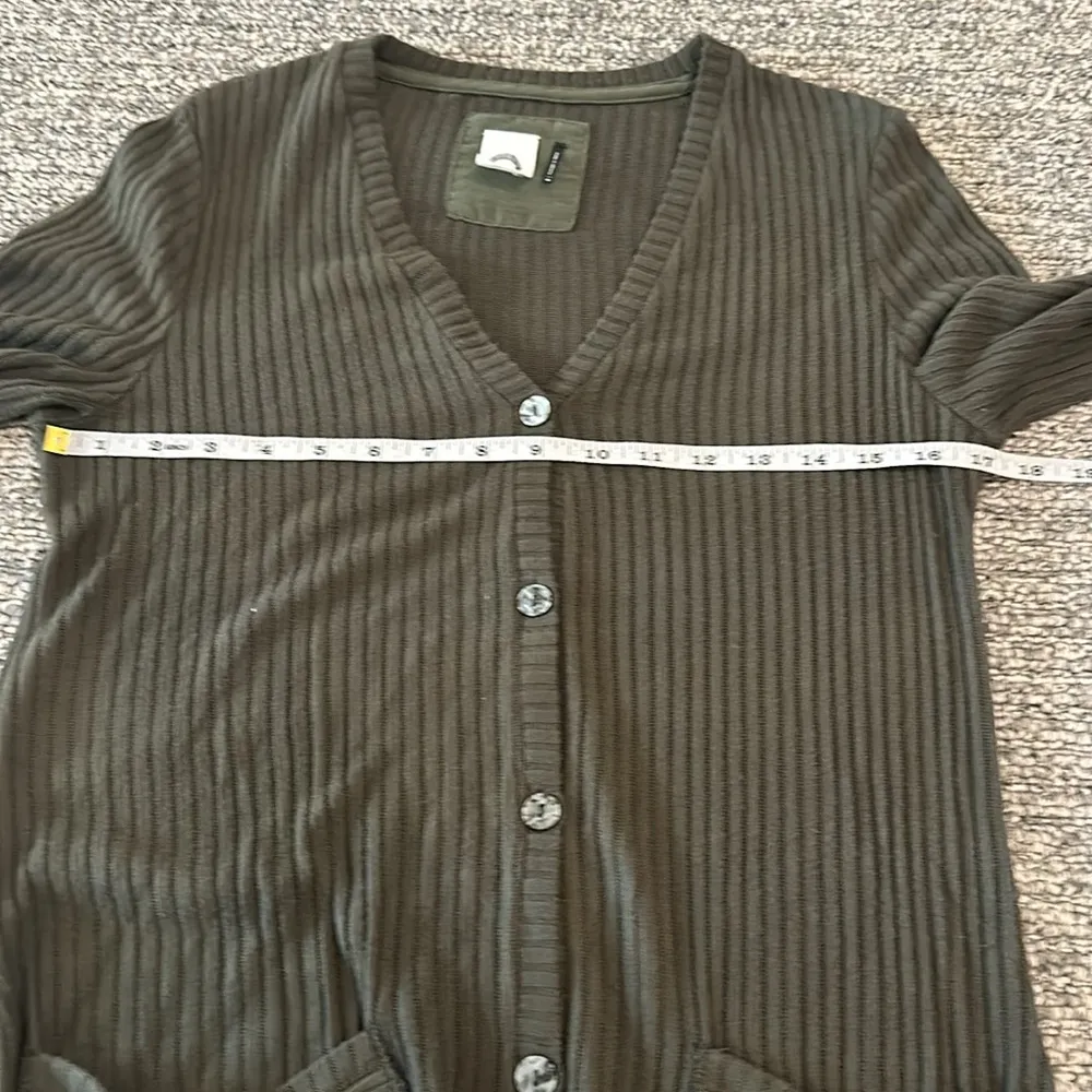 Anthropologie Akemi + Kim Olive Green Long Cardigan Sweater Sz M - Image 6