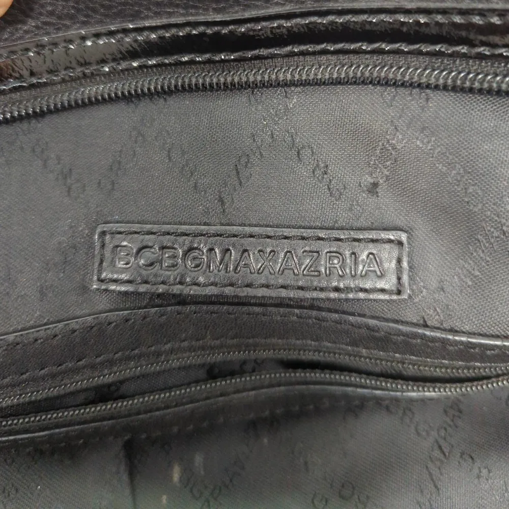 BCBG MAX AZRIA Patent Leather‎ Quilted Purse Black - Image 8