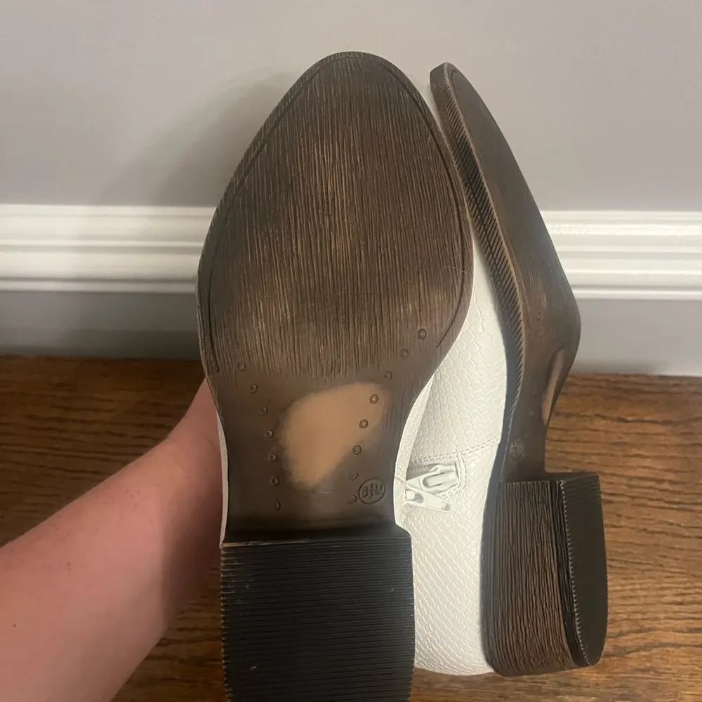 Coconuts By Matisse Derringer White round toe cowgirl booties 7 concert wedding - Image 11