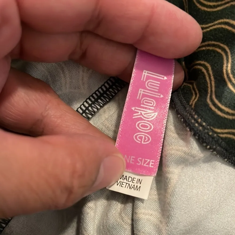 Lularoe Disney Dark Green Mickey Minnie Mouse Print Leggings One Size EUC #4136 - Image 4