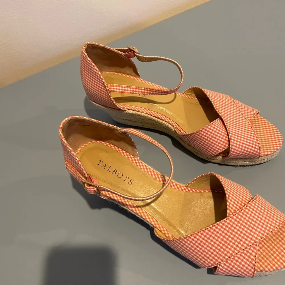 Talbots women’s wedge sandal size 9 - Image 3