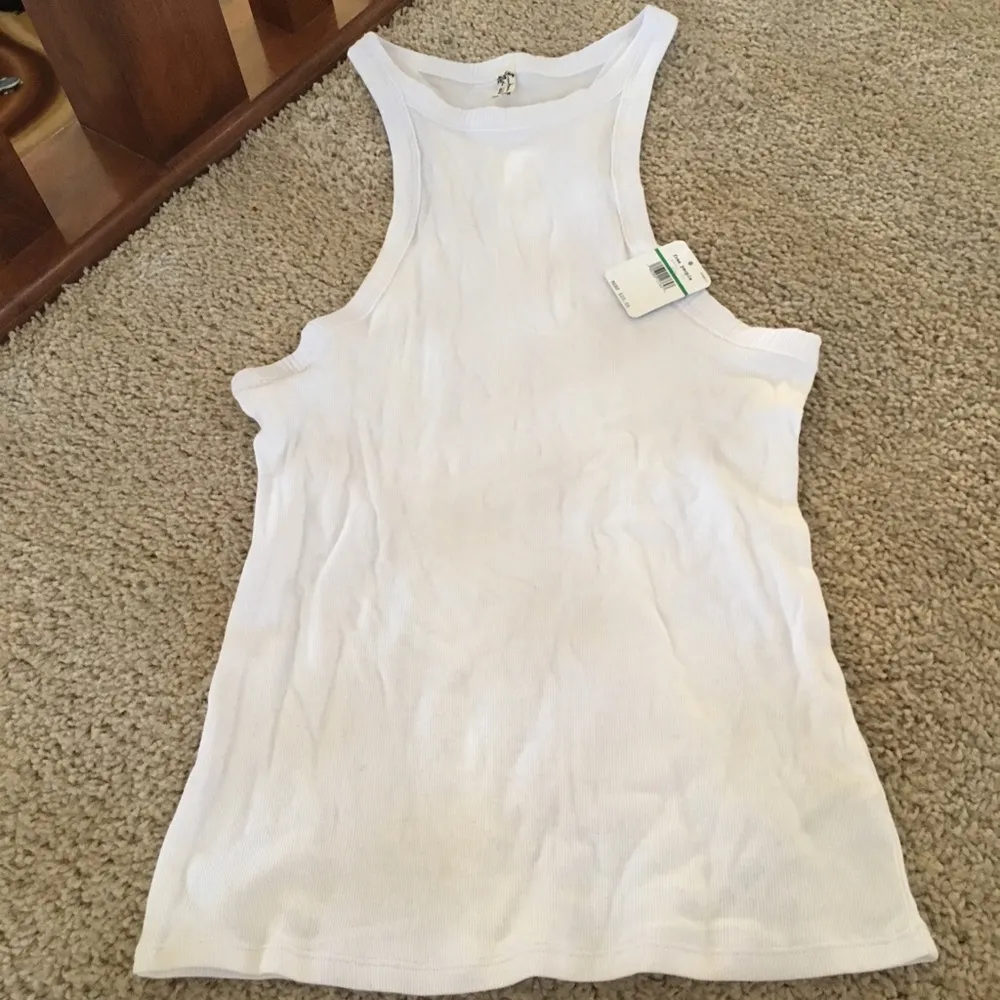 White tank top never worn - Image 2