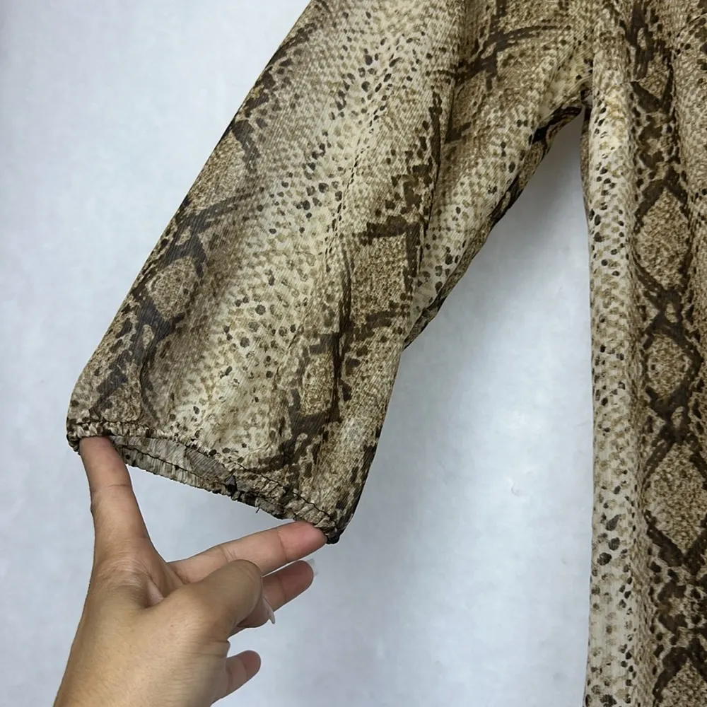 Petites Animal Print Casual Tops Sz 8P 3/4 Sleeves - Image 2