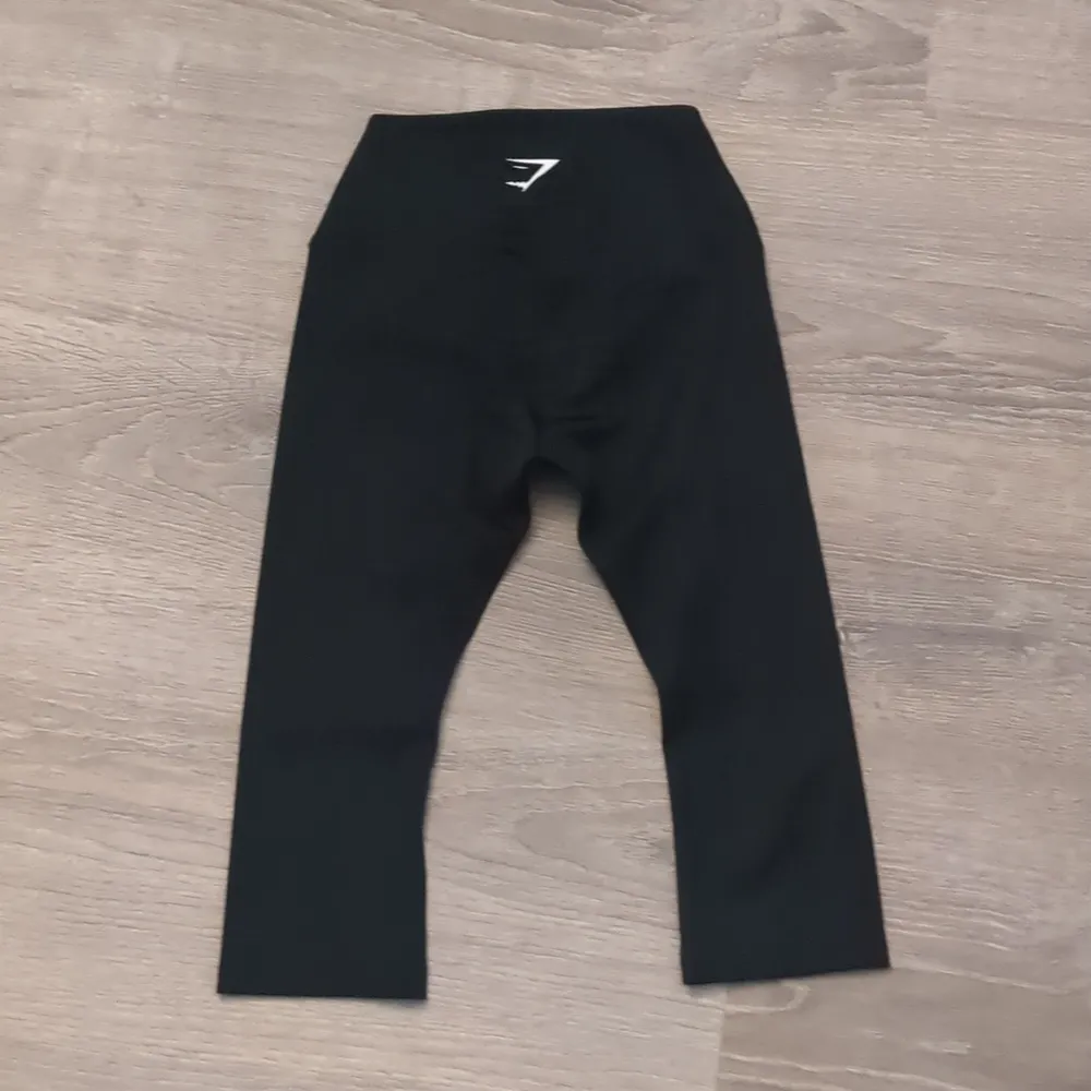Gymshark black Capri leggings size XS - Image 2