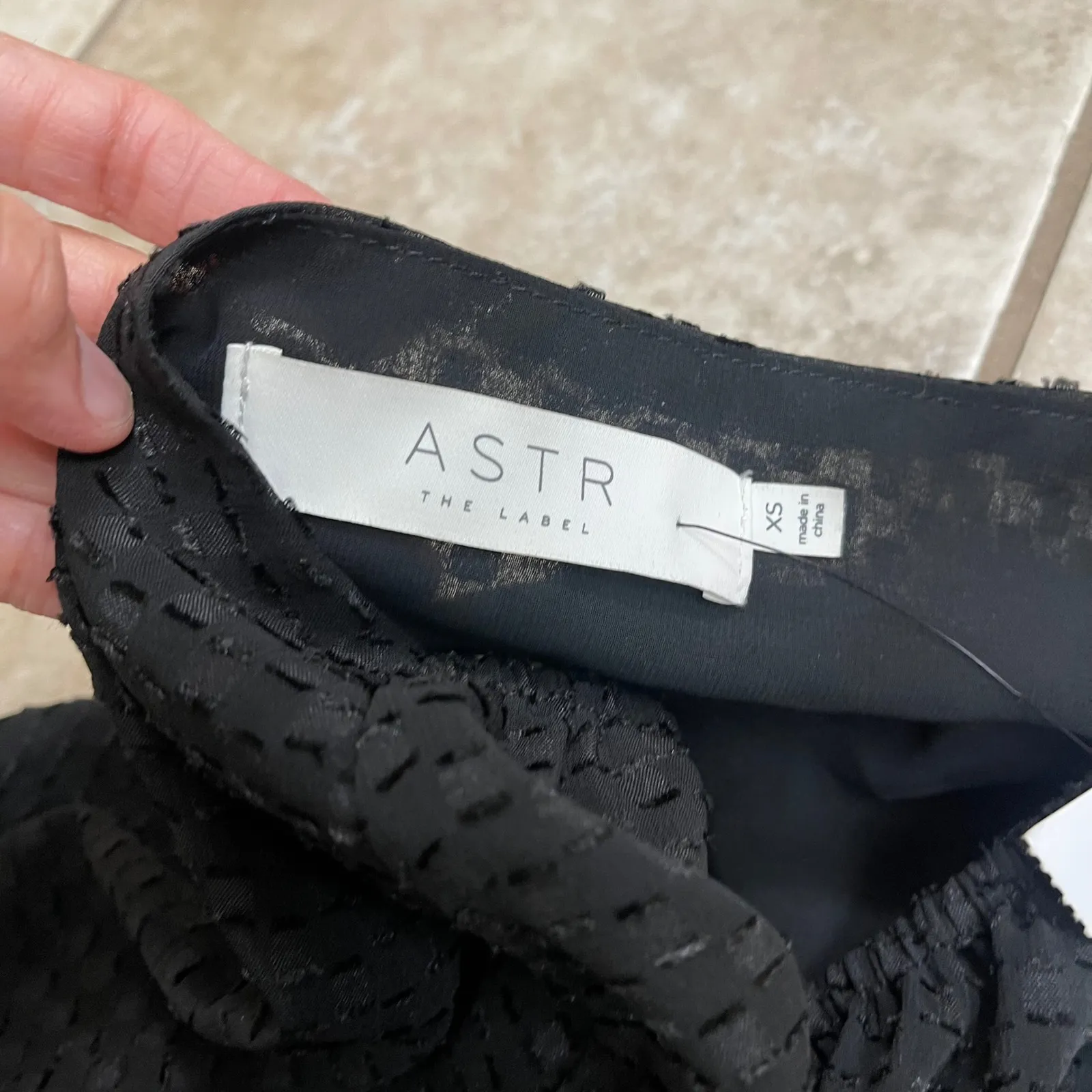 ASTR The Label Black Long Sleeve V Neck Smocked Waist Top XS nwt - Image 5