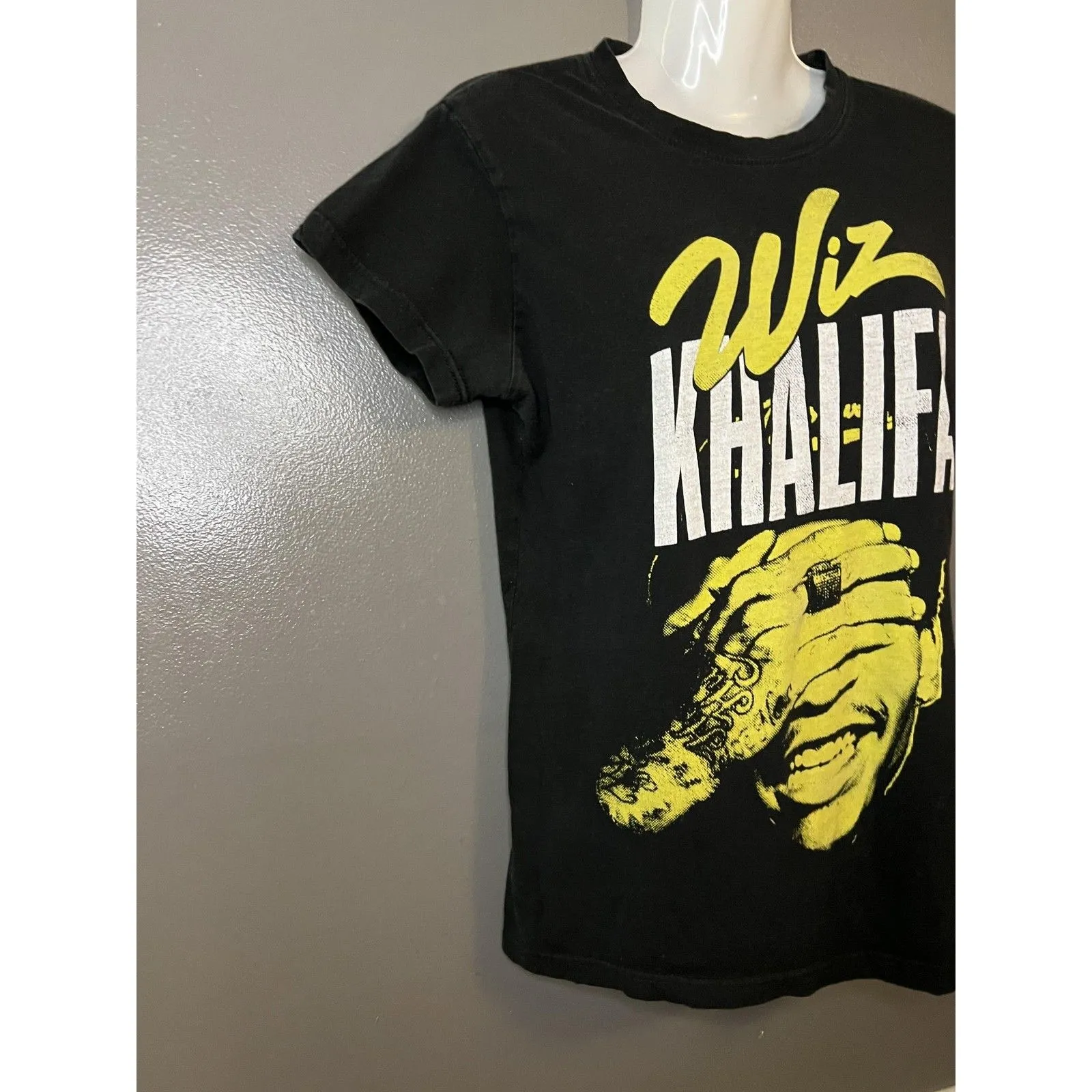 Wiz Khalifa Shirt Womens Large Black Yellow Graphic T-Shirt Rap Hip Hop Music - Image 2