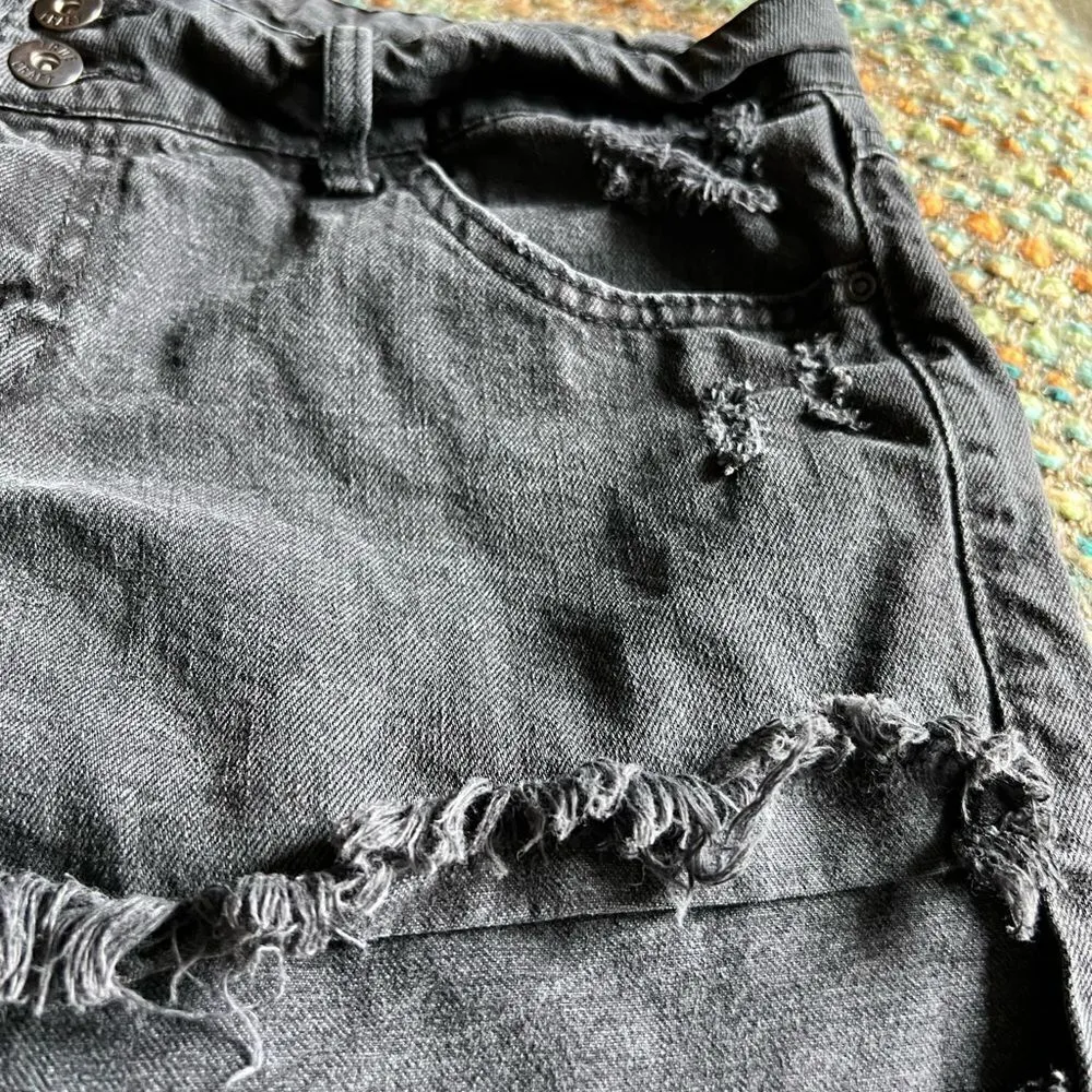 True Craft distressed black jean shorts juniors size 11 - Image 12