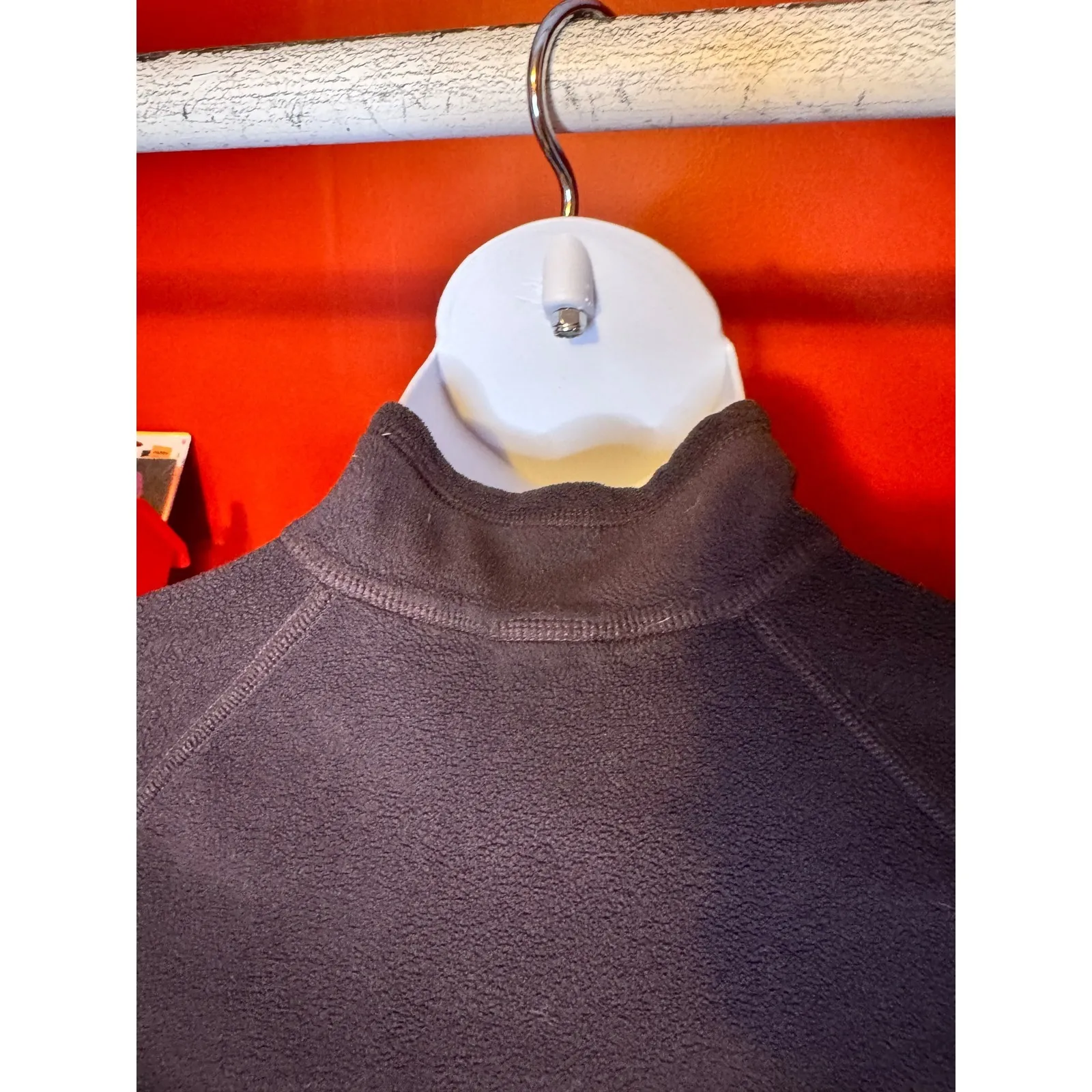 The North Face L Fitted Fleece Mid layer Long Sleeve Deep Plum Purple Top - Image 4