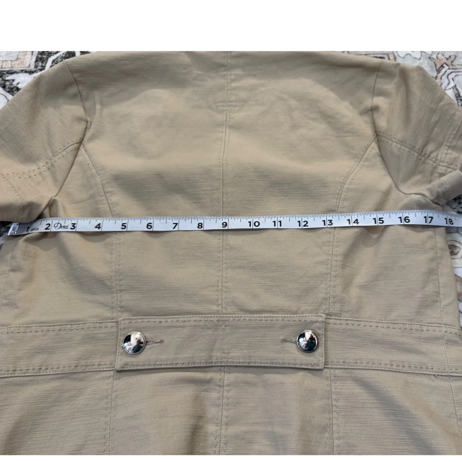 White House Black Market Short Sleeve Blazer Jacket Tan Button Front Size 6 - Image 4