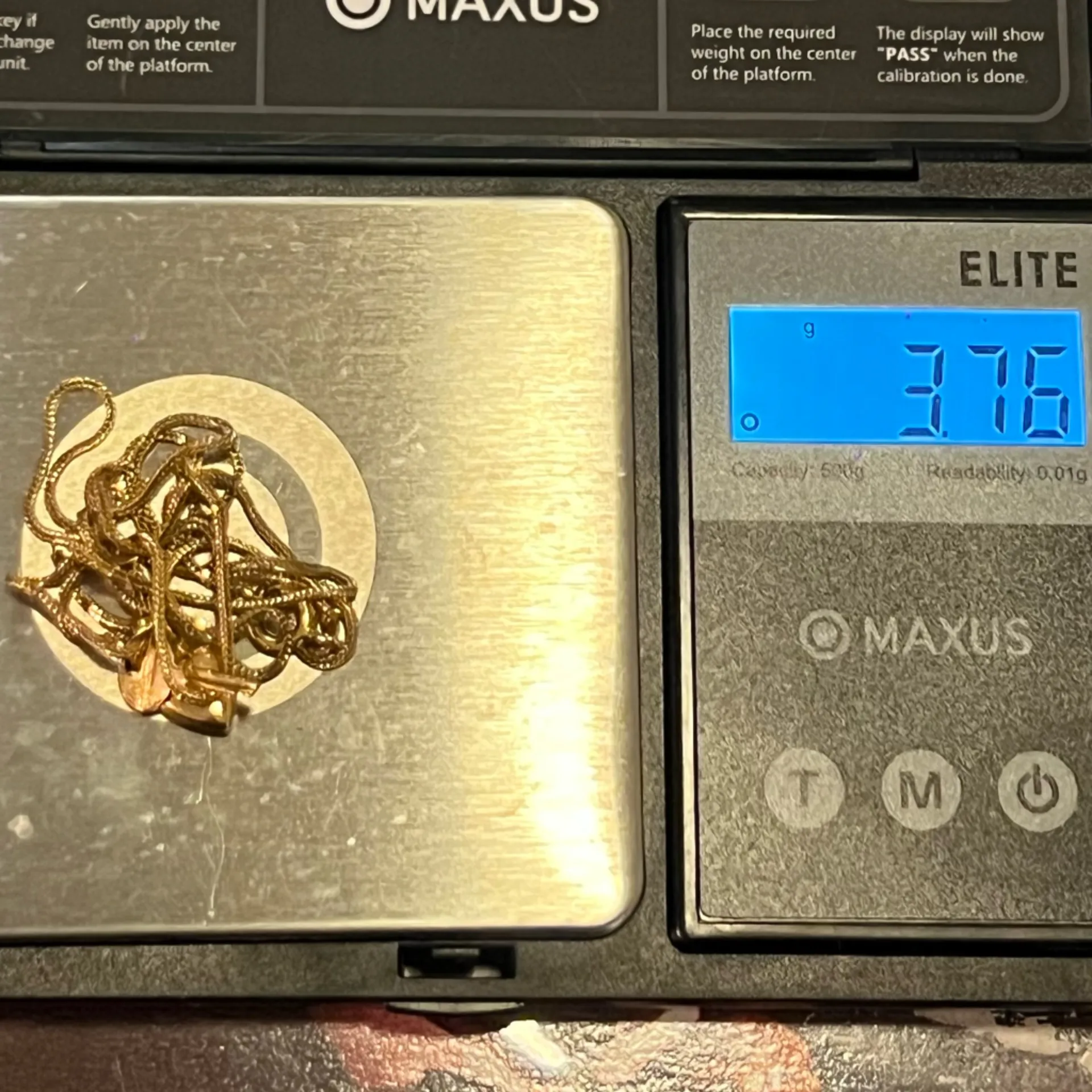 18k solid yellow Gold Heart and Key Pendant Necklace - Image 9