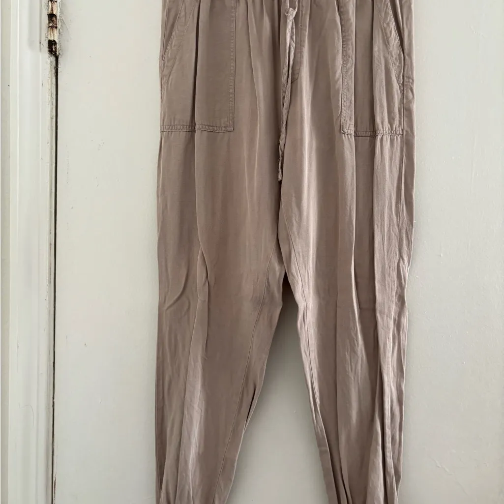 Carly Jean Los Angeles Cream and Tan Joggers - Image 4